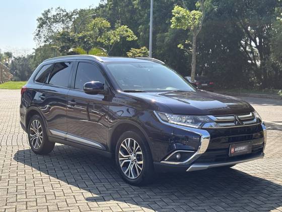 MITSUBISHI OUTLANDER 2.0 COMFORT 16V GASOLINA 4P AUTOMÁTICO MITSUBISHI OUTLANDER 2.0 COMFORT 16V GASOLINA 4P AUTOMÁTICO